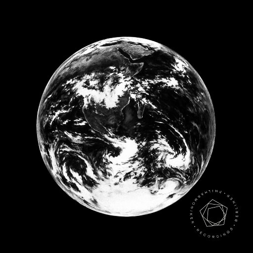 公车上双乳被两男人夹击小说
